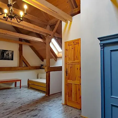 Krakovice 3*