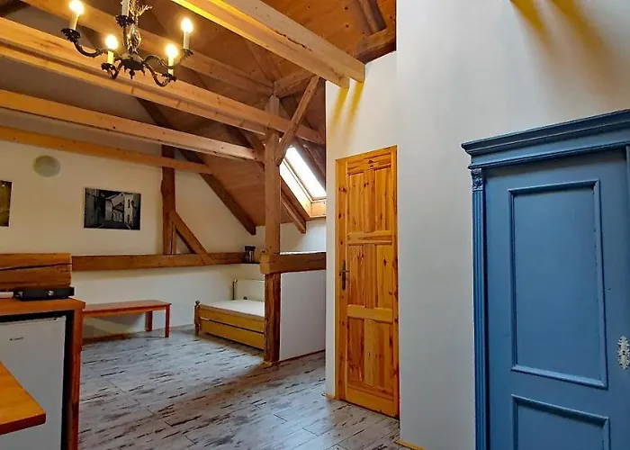 Krakovice 3*