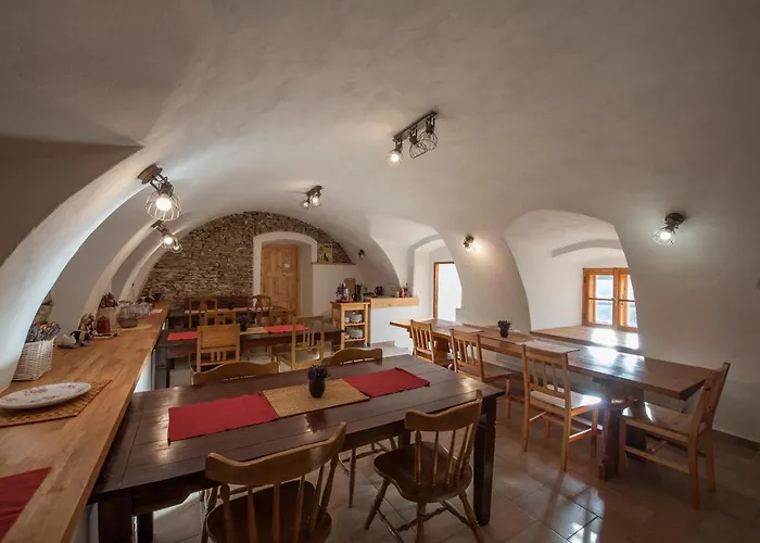 Krakovice 3*