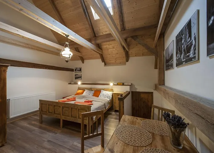 Krakovice 3*