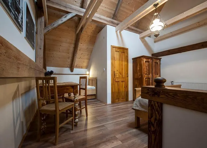 Krakovice 3*